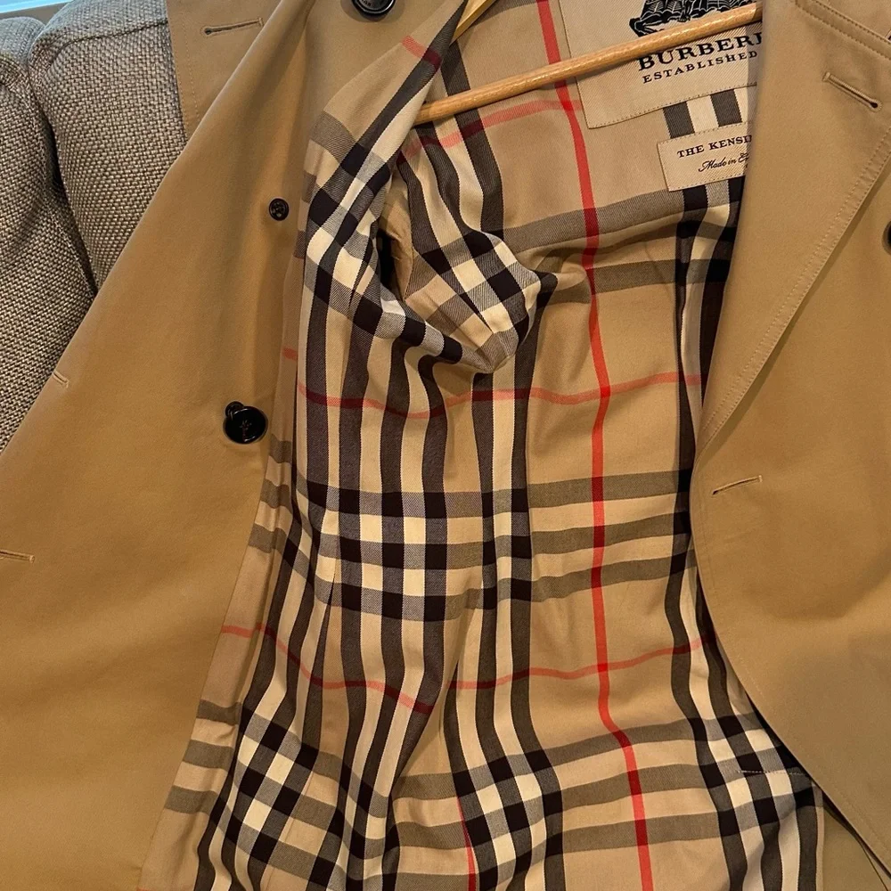Authentic Burberry Kensington Heritage Trench Coat - Picture 8 of 9